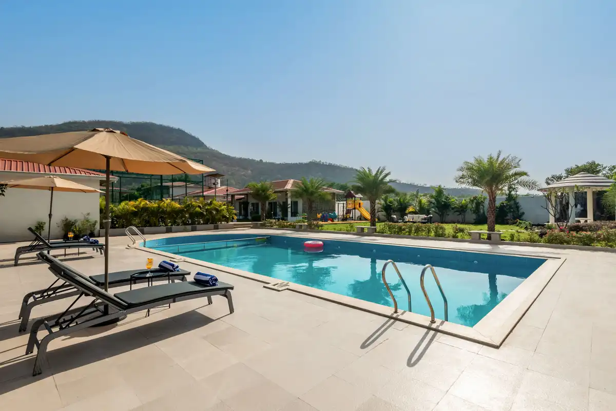 The Grand Ten, Karjat