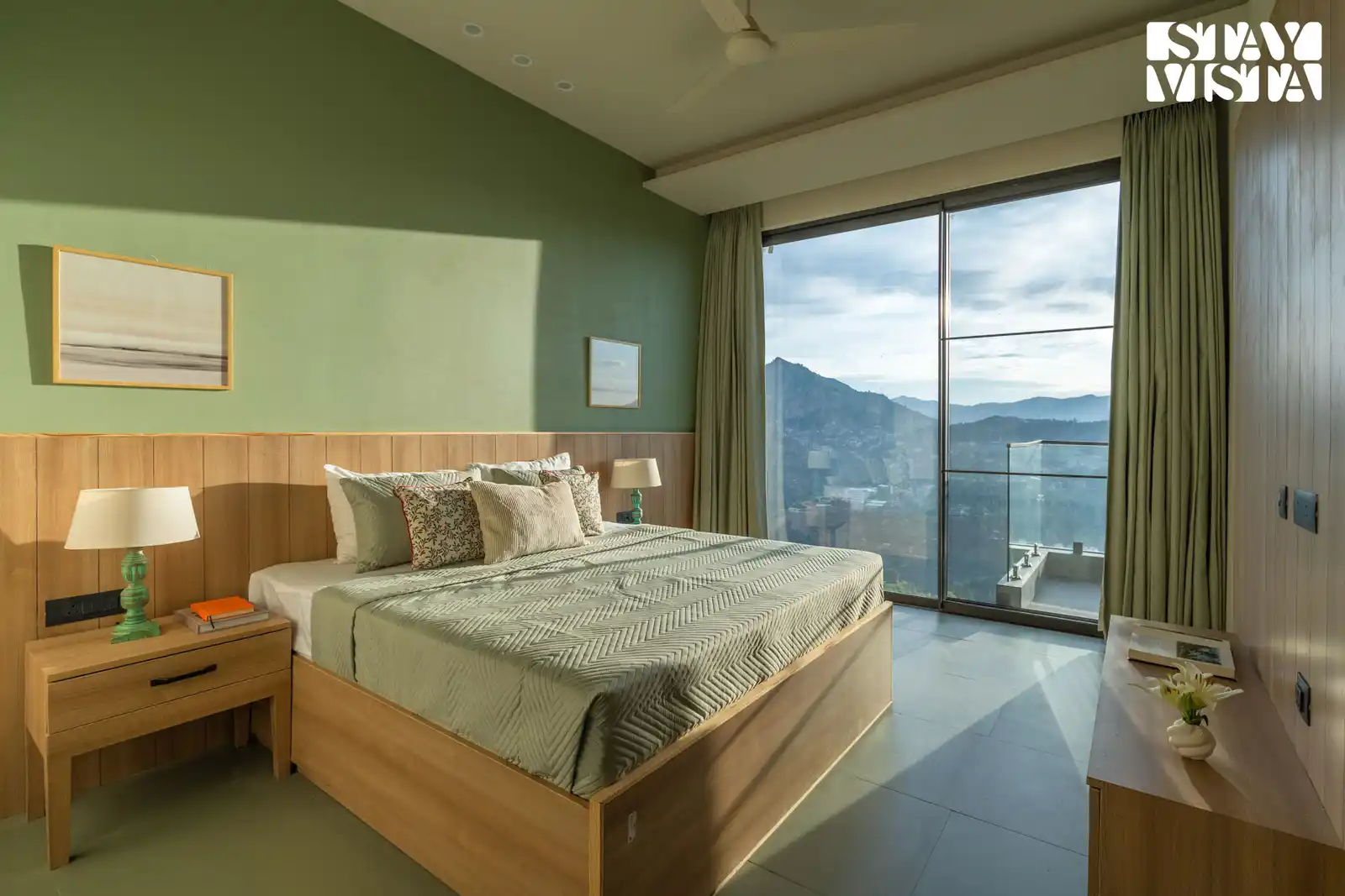 The Himalayan Den w/ Jacuzzi, Kasauli