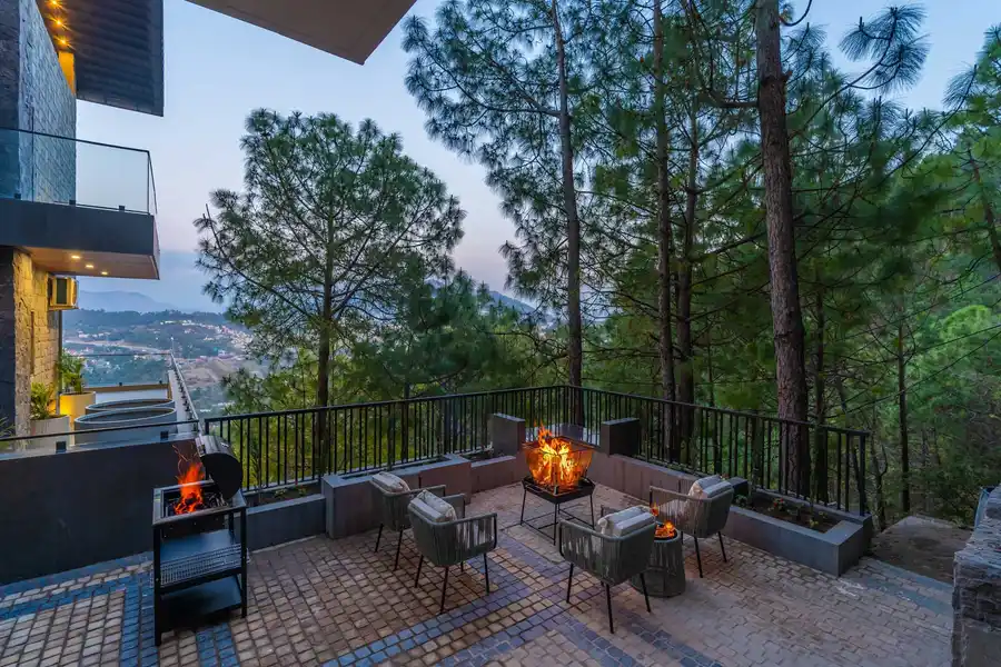 The Himalayan Den w/ Jacuzzi, Kasauli