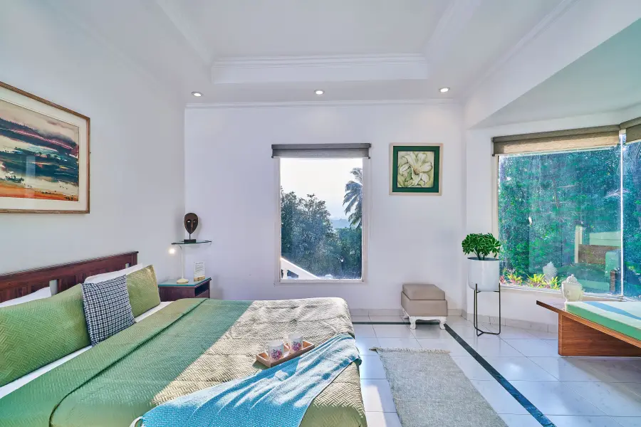 The Ivory Chest, Karjat