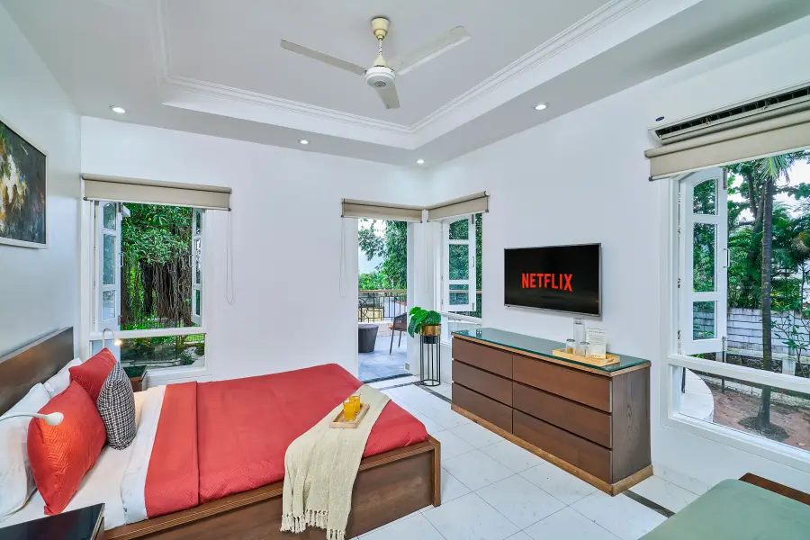 The Ivory Chest, Karjat