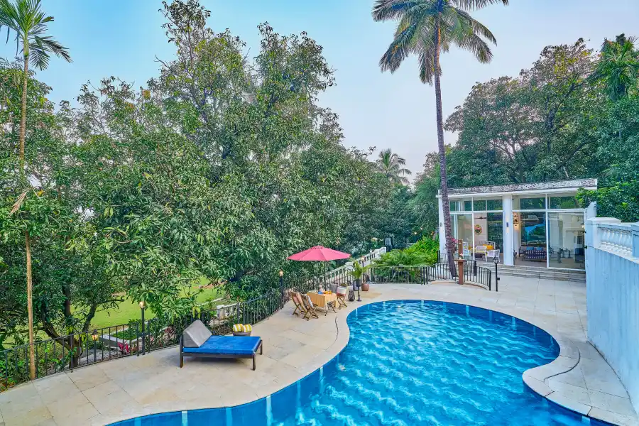The Ivory Chest, Karjat