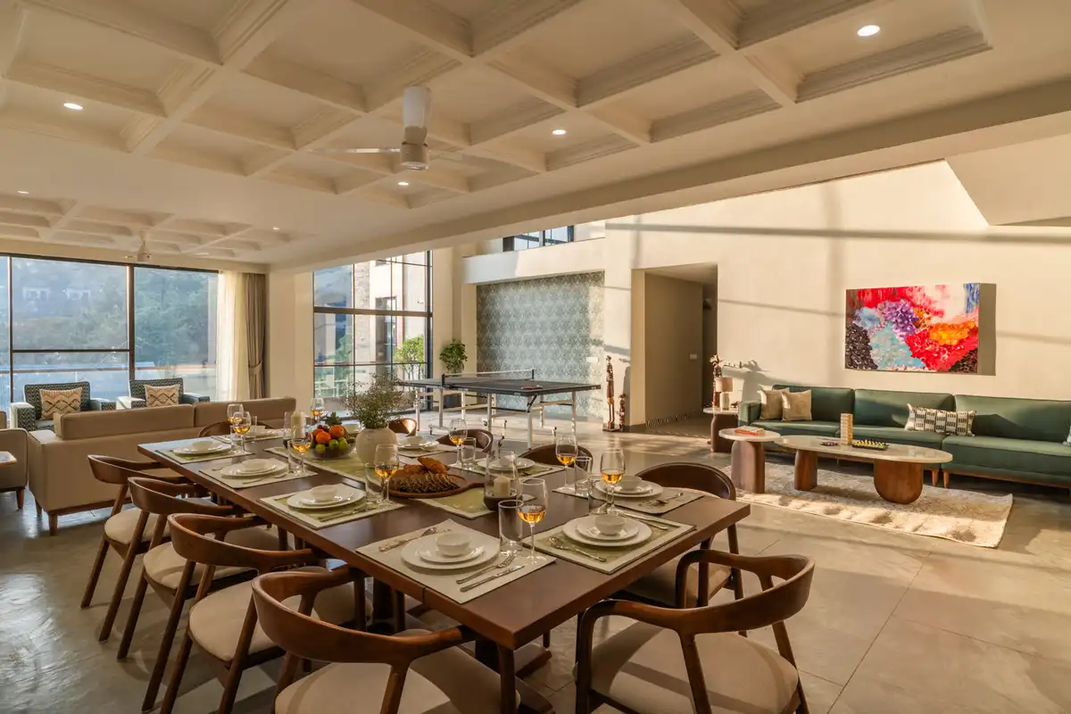 The Kasa w/ Heated Infinity Pool & Home Theatre, Kasauli