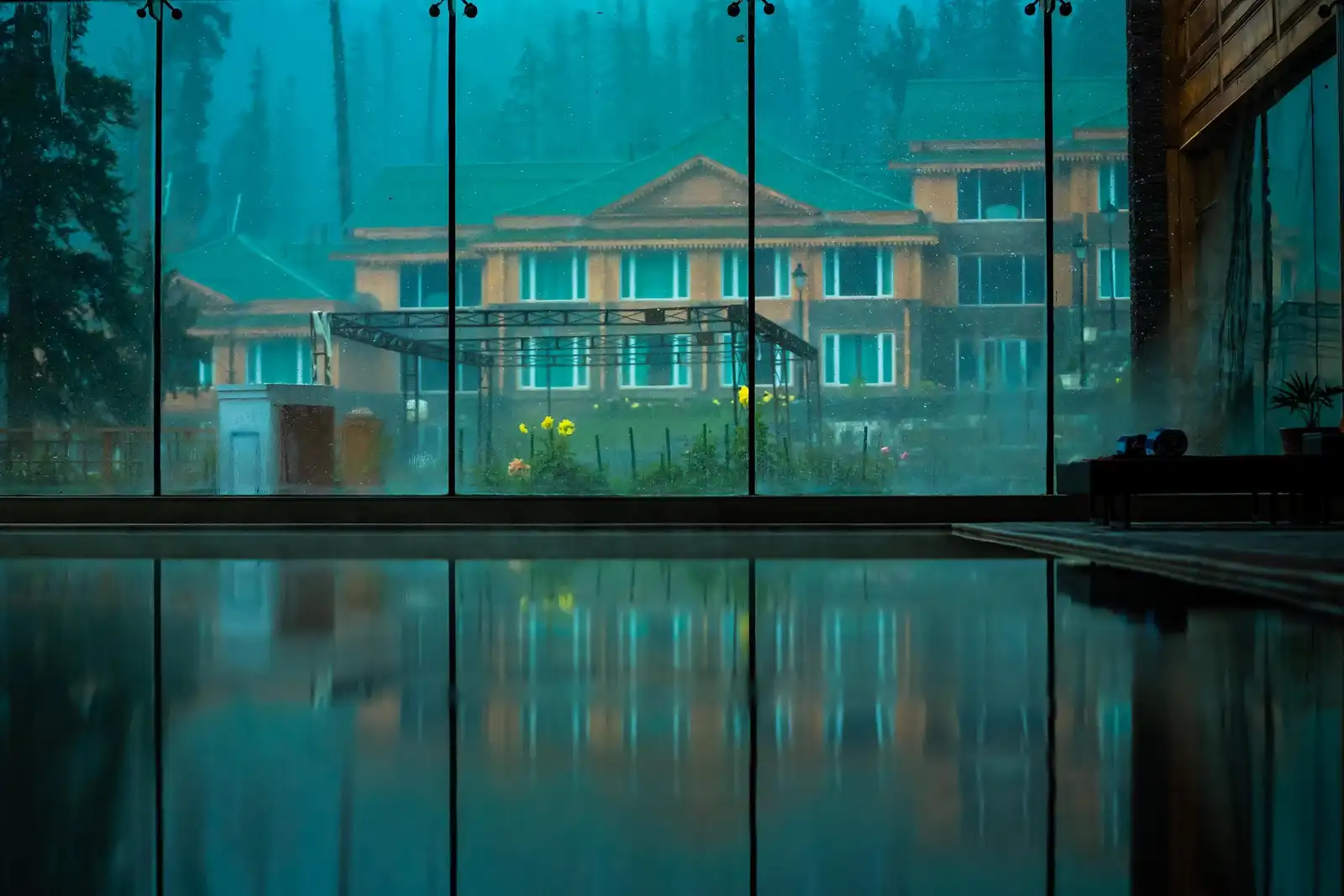 The Khyber Himalayan Resort & Spa Swimming Pool
