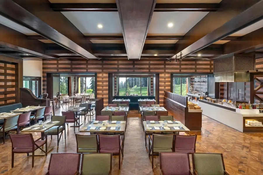 The Khyber Himalayan Resort & Spa Restaurant/Dining