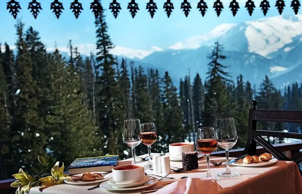 The Khyber Himalayan Resort & Spa Restaurant/Dining