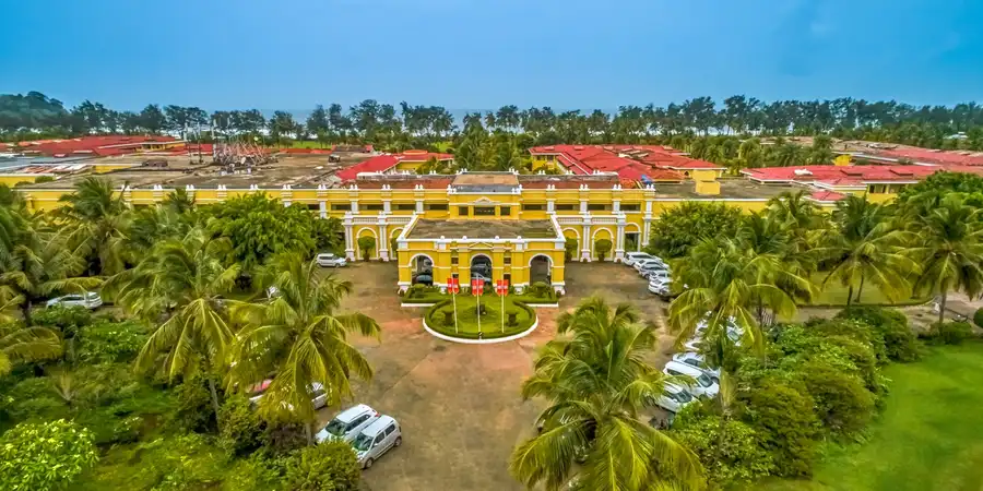 The Lalit Golf & Spa Resort Facade