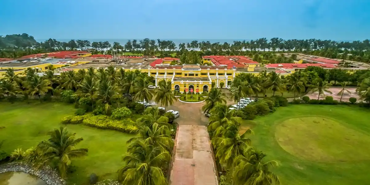 The Lalit Golf & Spa Resort Facade