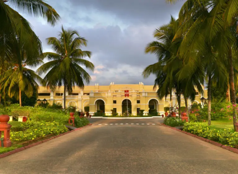 The Lalit Golf & Spa Resort Facade