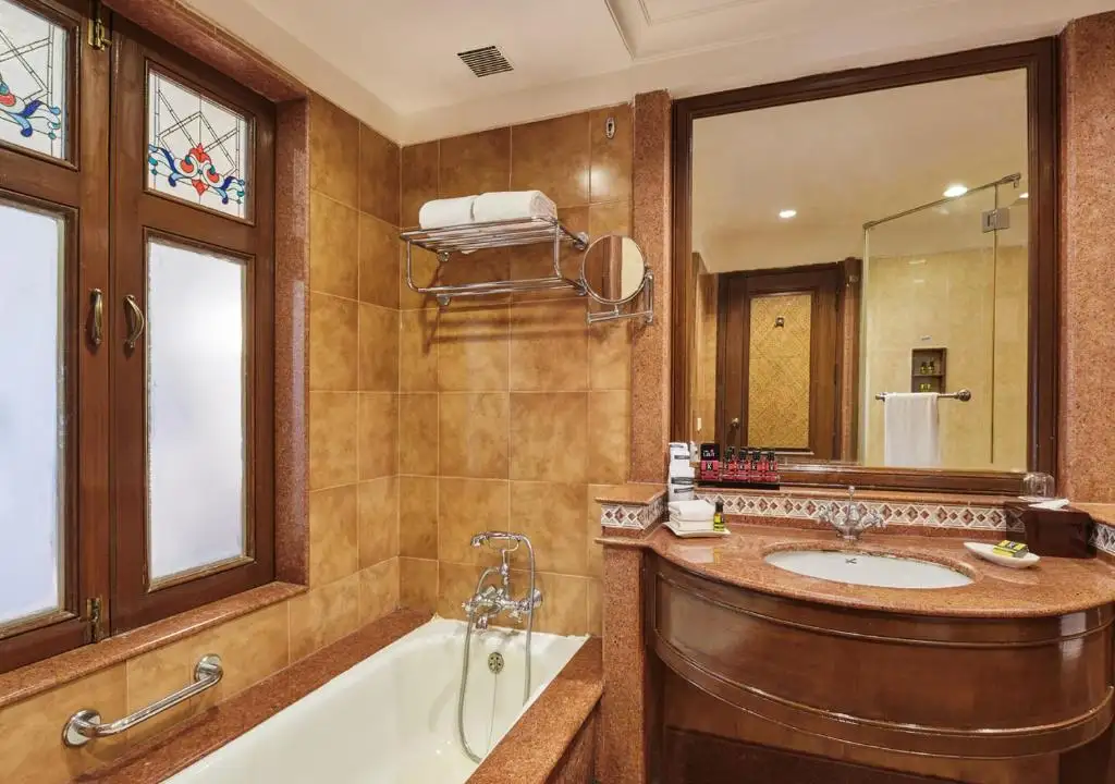 The Lalit Golf & Spa Resort Bathroom