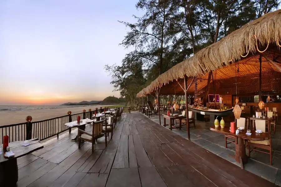 The Lalit Golf & Spa Resort Restaurant/Dining
