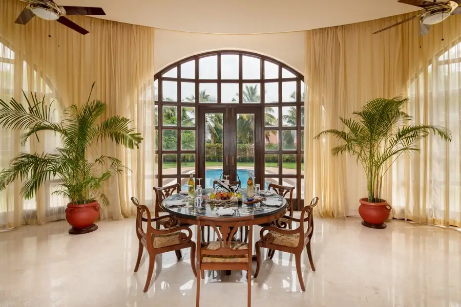 The Lalit Golf & Spa Resort Restaurant/Dining