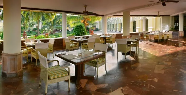 The Lalit Golf & Spa Resort Restaurant/Dining