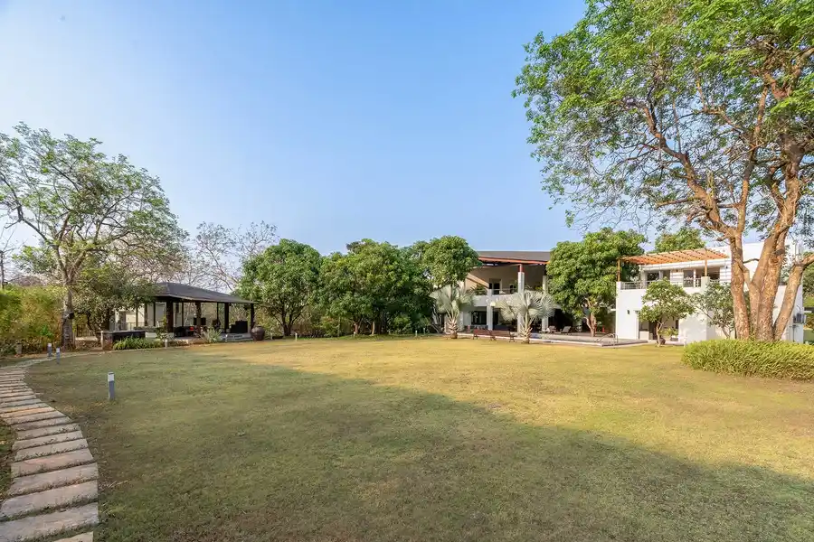 The Leaf, Alibaug