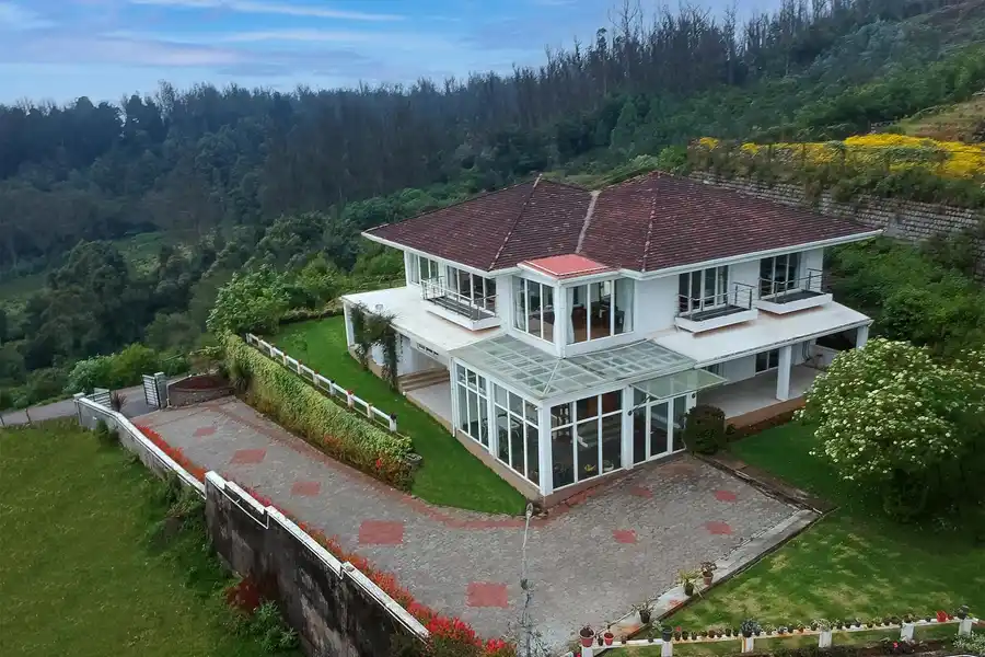 The Lilly, Ooty
