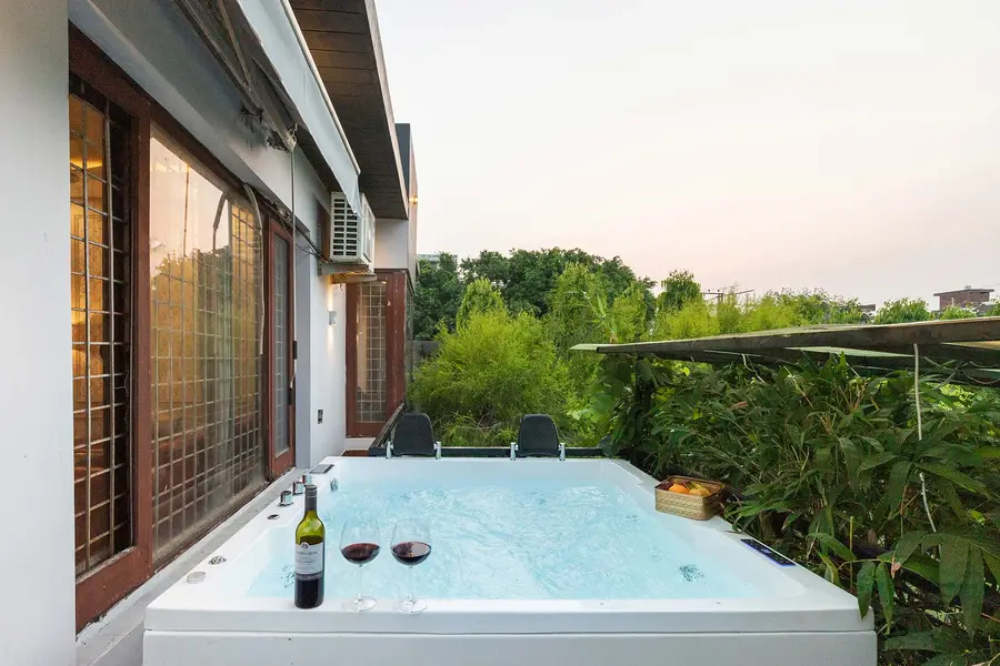 The Magnolia Farm w/ Indoor Pool & Jacuzzi, Amritsar