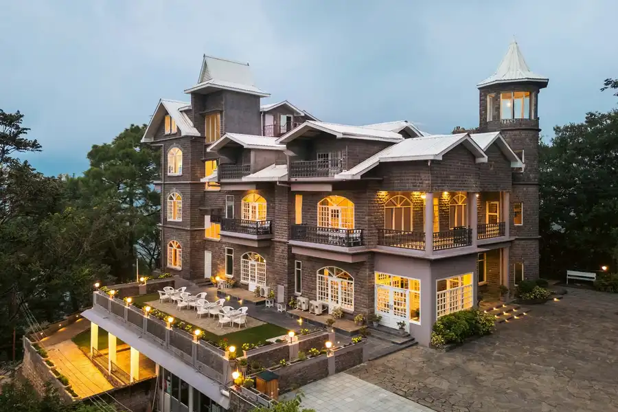 The Mansion W/Outdoor Infinity Pool & Jacuzzi, Kasauli