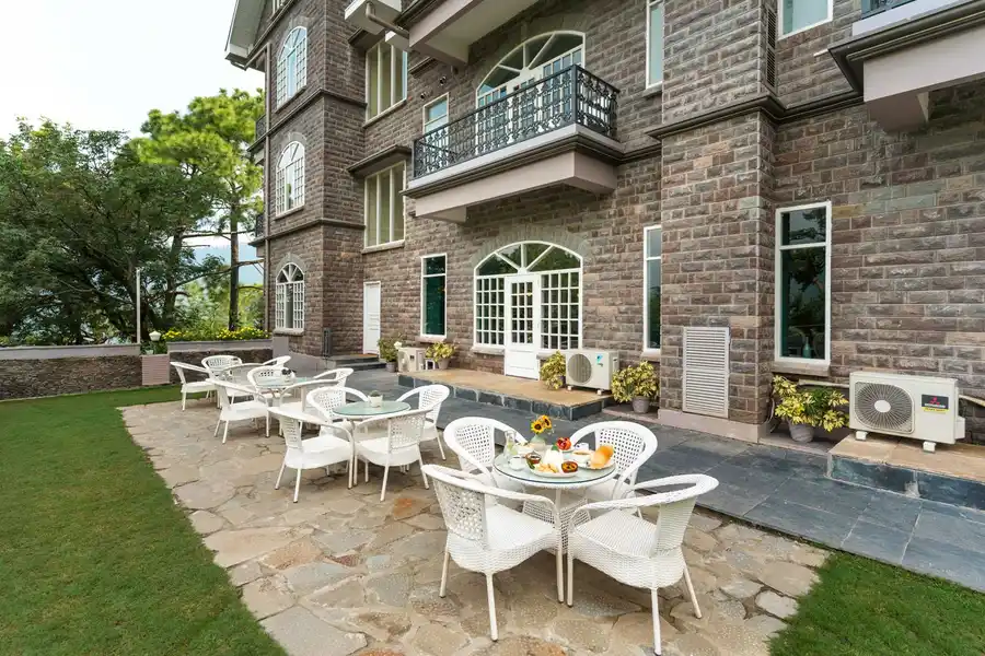 The Mansion W/Outdoor Infinity Pool & Jacuzzi, Kasauli