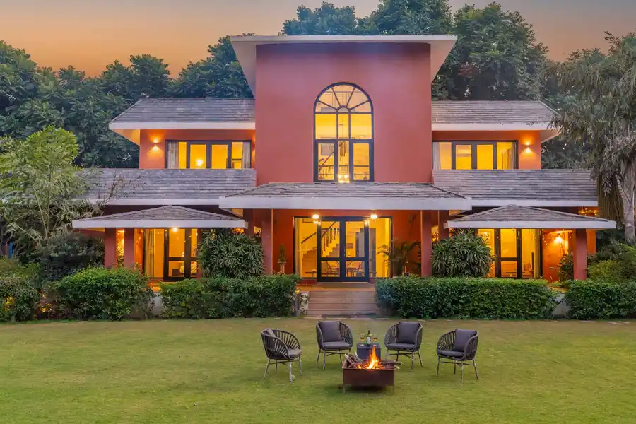 The Manvi Estate - Gurugram with Pool, New Delhi