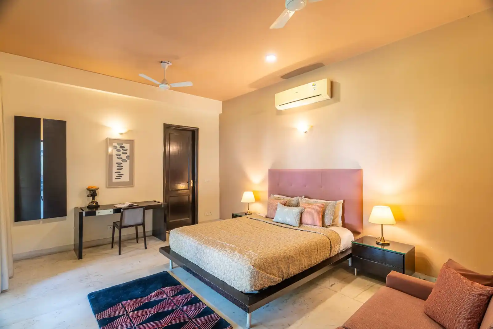 The Manvi Estate - Gurugram with Pool, New Delhi