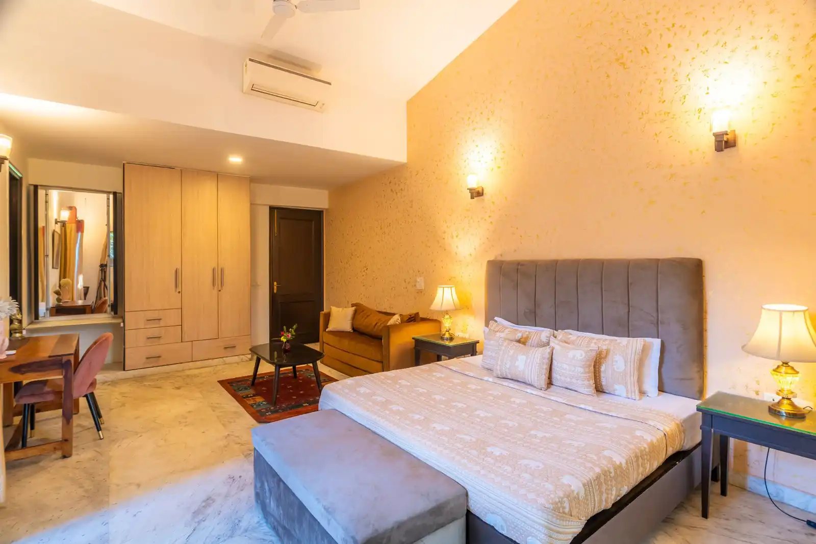The Manvi Estate - Gurugram with Pool, New Delhi