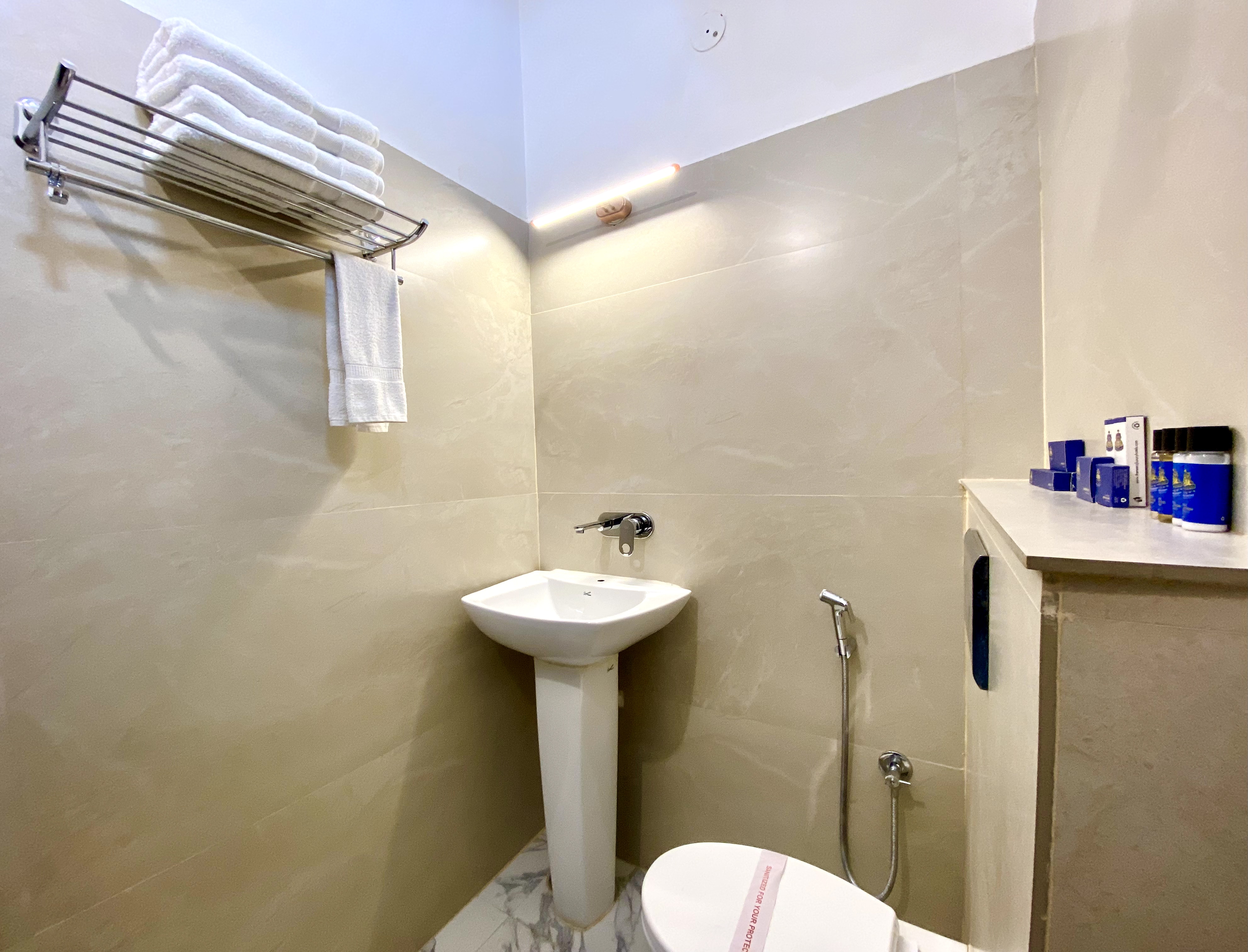 The Neeraj River Forest Resort Wellness Center Bathroom