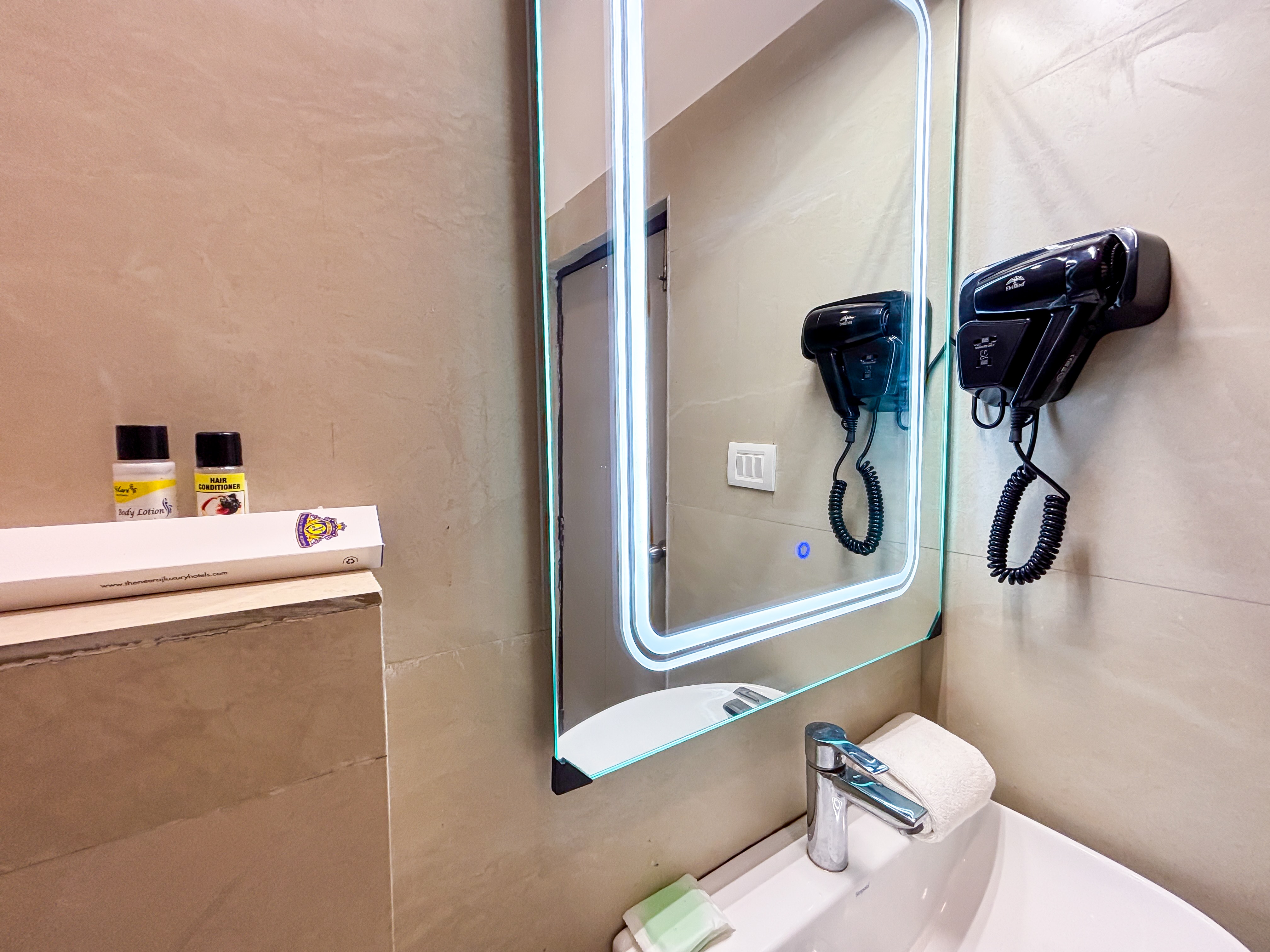 The Neeraj River Forest Resort Wellness Center Bathroom