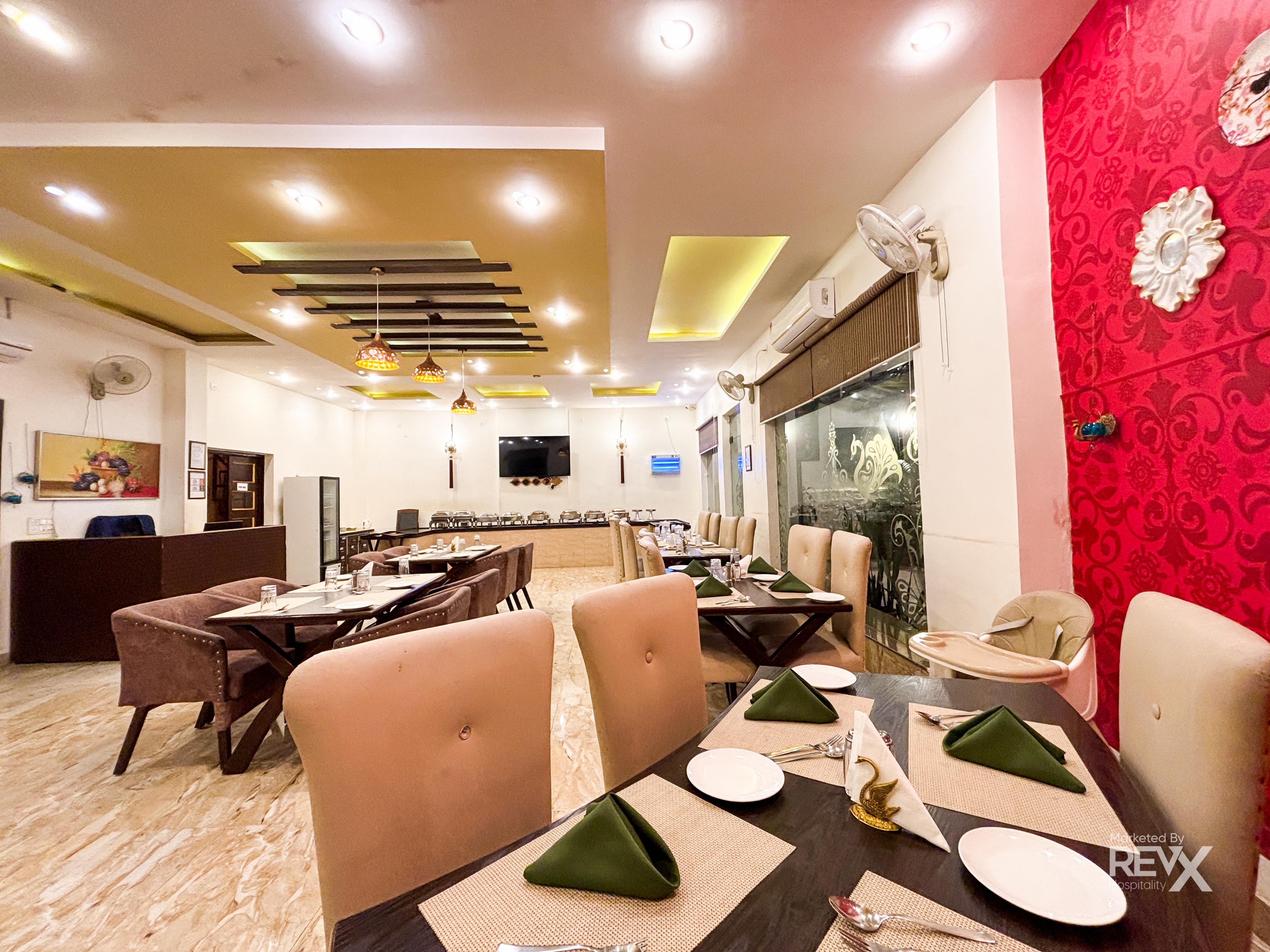 The Neeraj River Forest Resort Wellness Center Restaurant/Dining