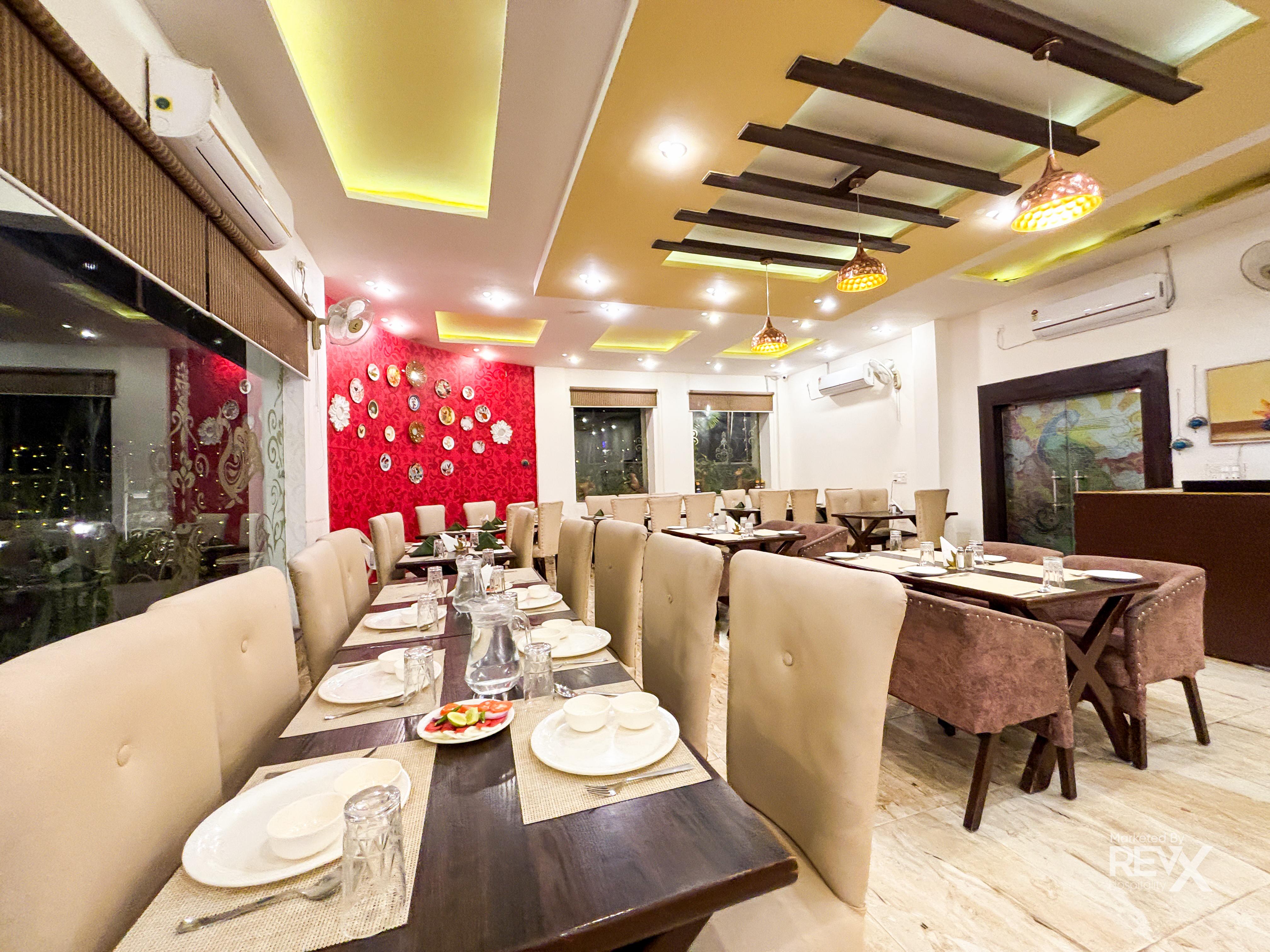 The Neeraj River Forest Resort Wellness Center Restaurant/Dining