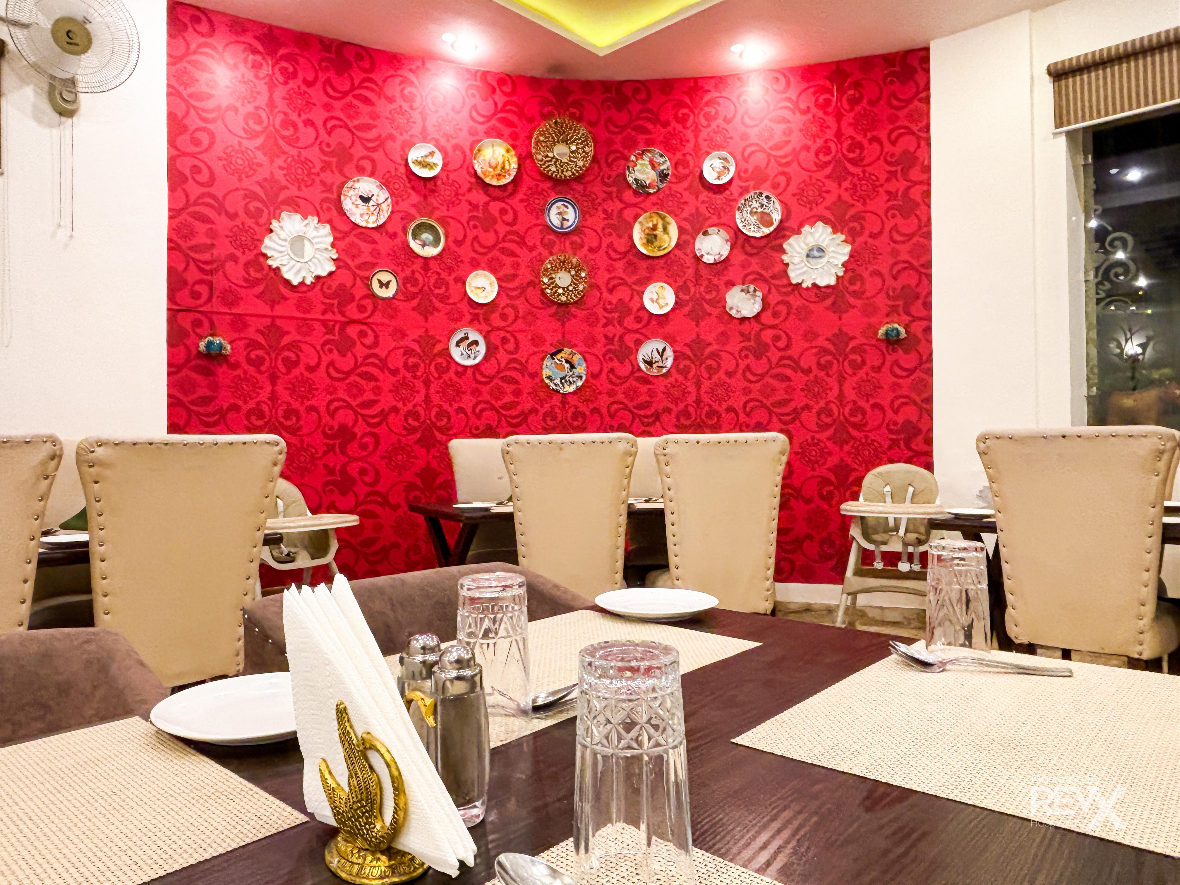 The Neeraj River Forest Resort Wellness Center Restaurant/Dining