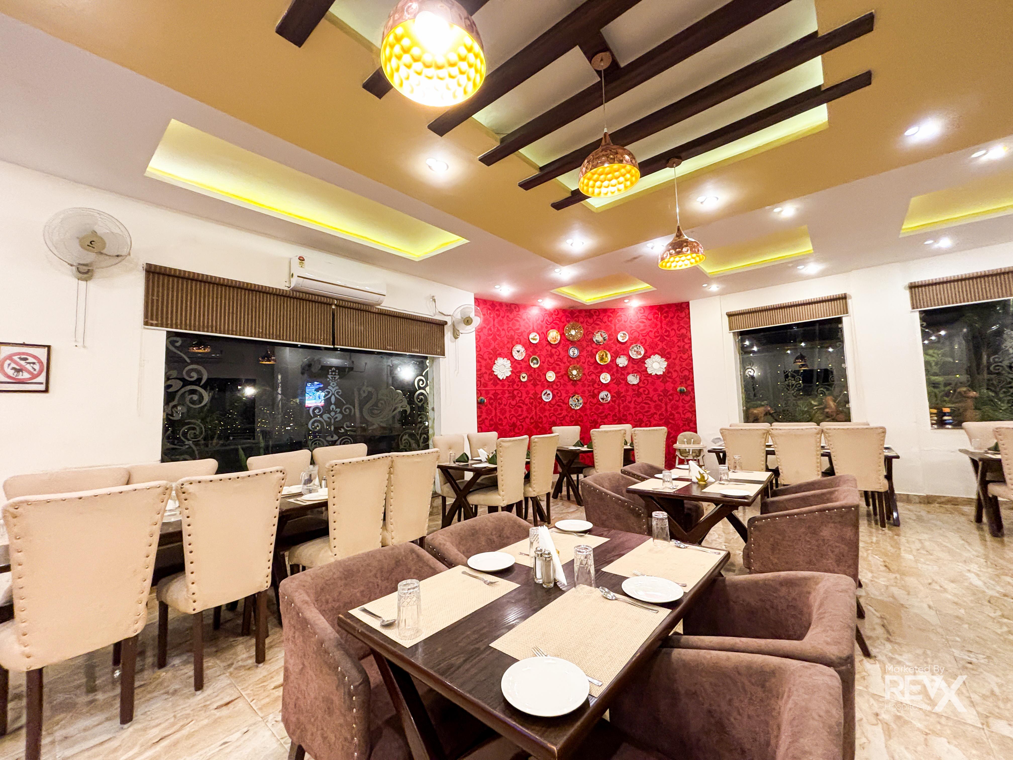 The Neeraj River Forest Resort Wellness Center Restaurant/Dining