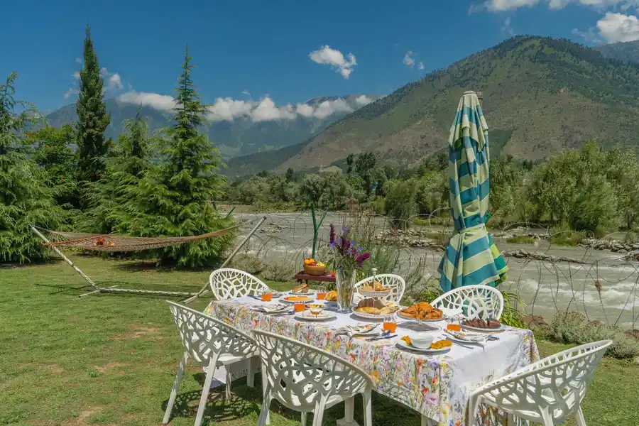 The Nestled North - Preng, Srinagar
