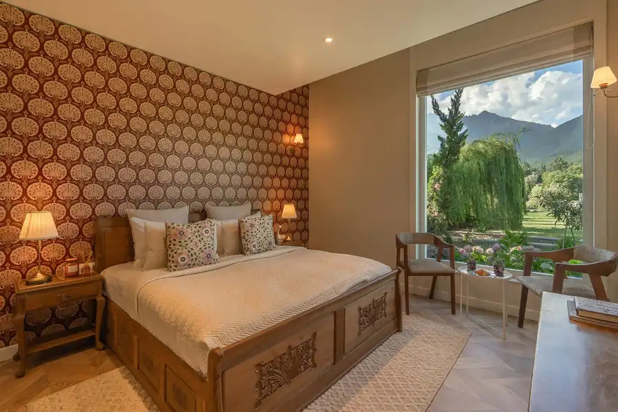 The Nestled North - Preng, Srinagar