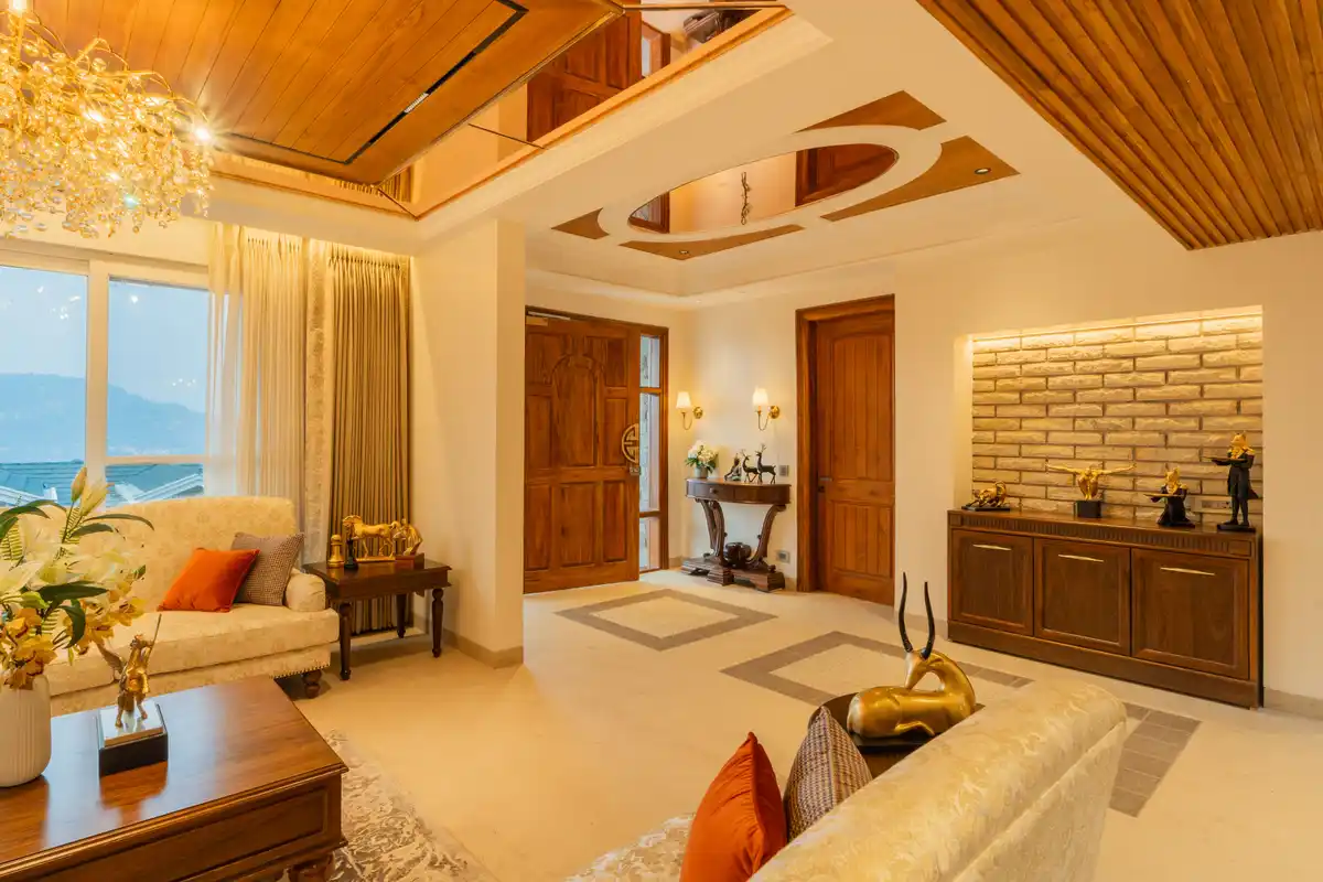 The Royce Lilly, Kasauli