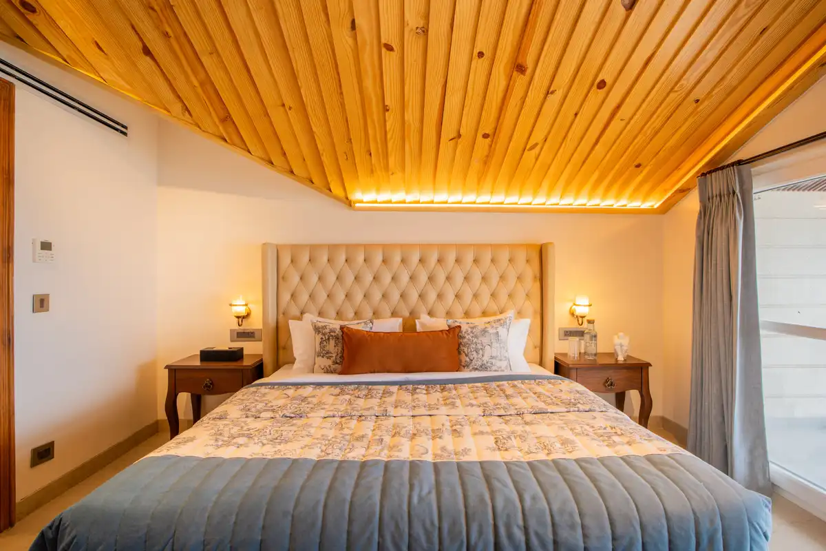 The Royce Lilly, Kasauli