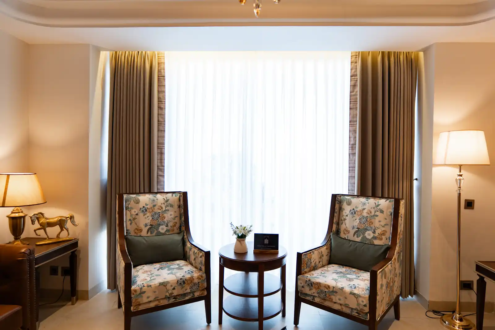 The Royce Silver Oak Opal, Kasauli
