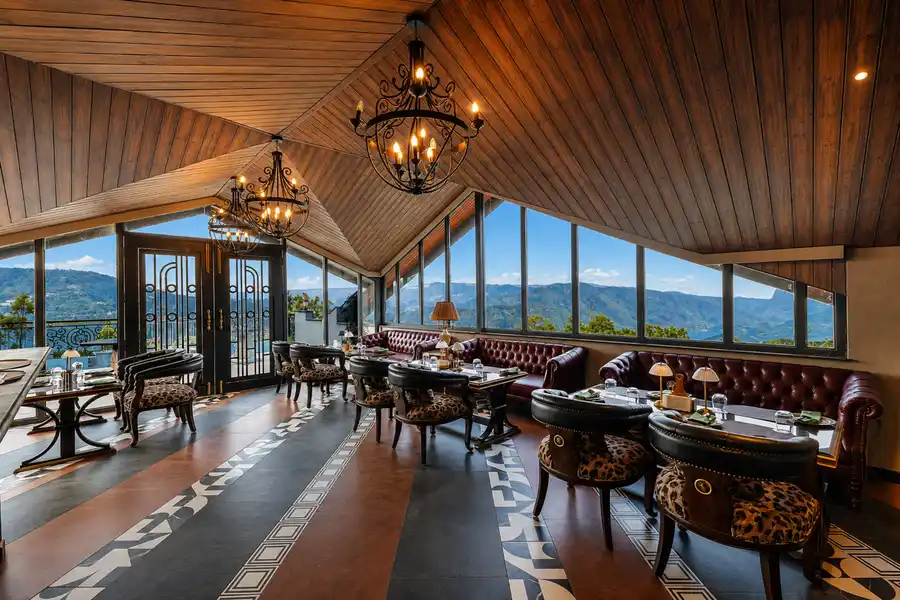 The Royce Silver Oak Opal, Kasauli
