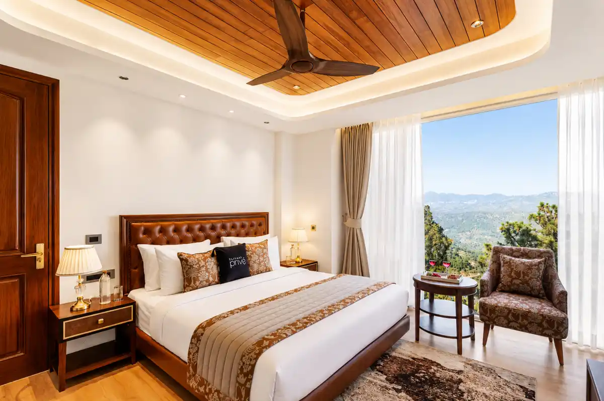 The Royce Silver Oak Opal, Kasauli