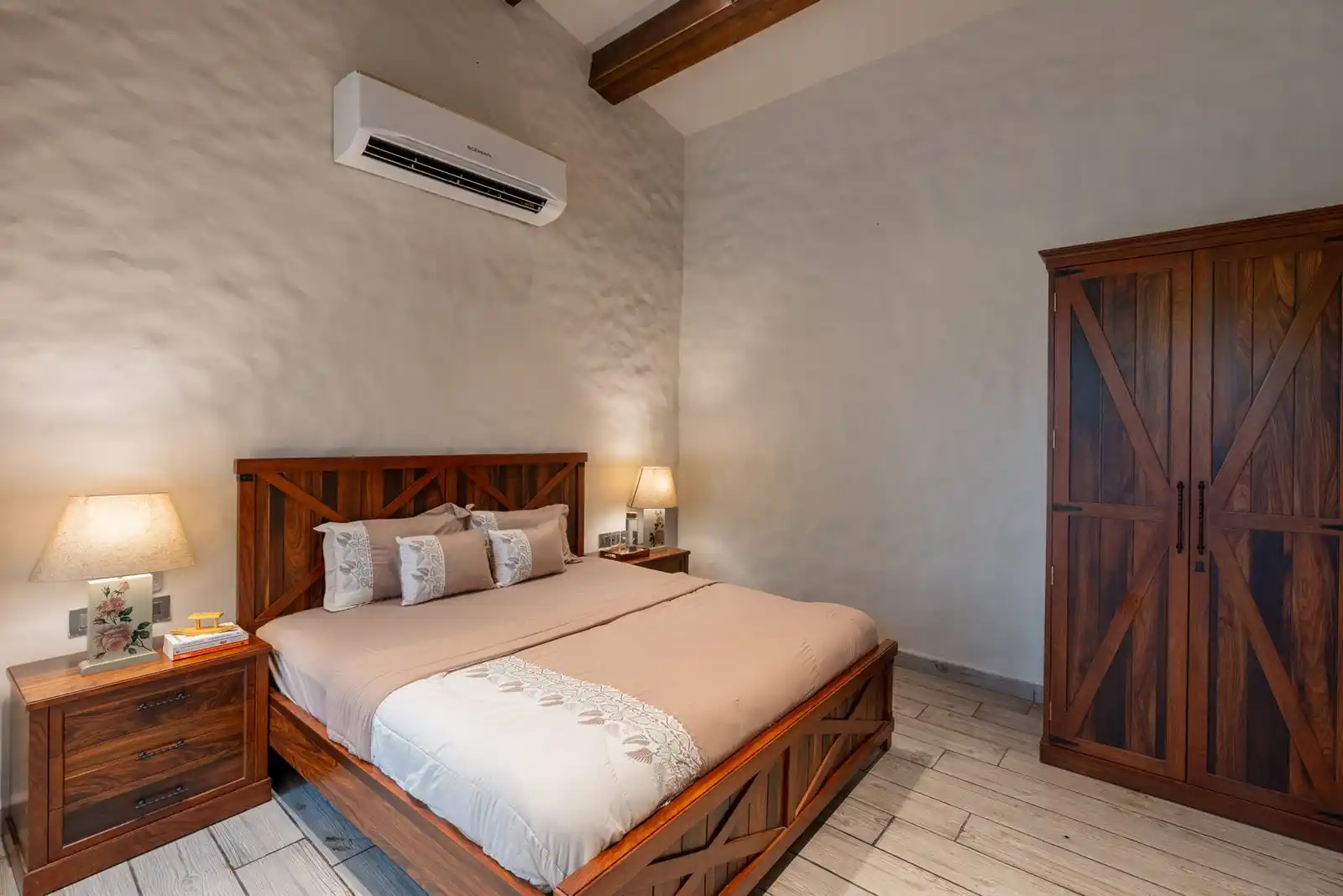 The Seven Acres W/ Private Pool & Jacuzzi, Chandigarh
