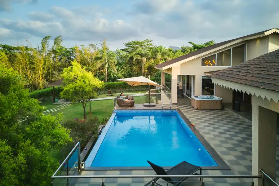 The Tavern at Canary Farms, Lonavala