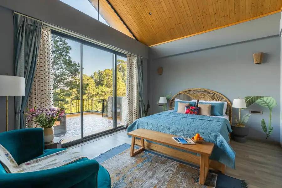 Thelma & Louise  W/ Outdoor Jacuzzi, Kasauli
