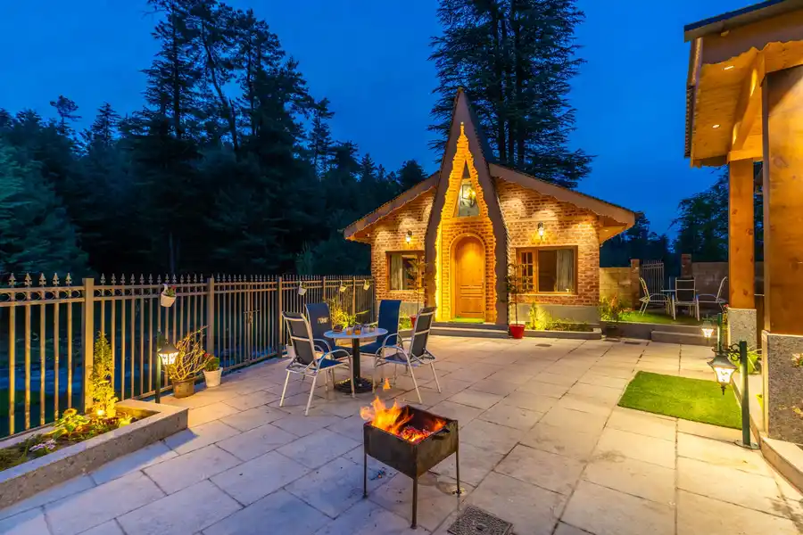 Timber @ Swiss Chalet - Riverside, Tangmarg, Gulmarg