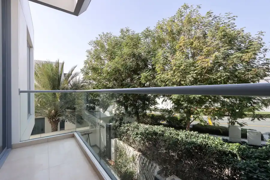 Tranquil Family Home, 4BR with Maid's Room, Dubai
