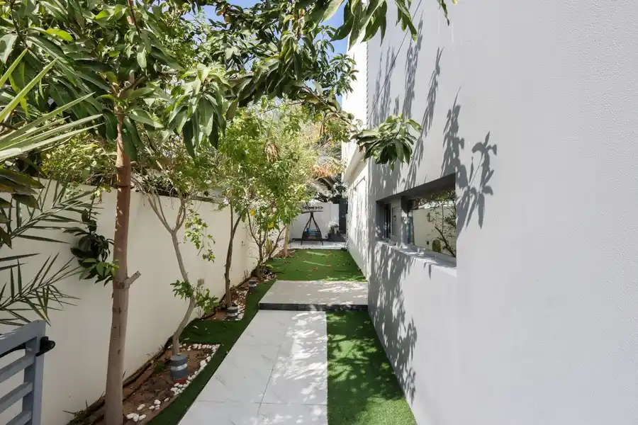 Tranquil Family Home, 4BR with Maid's Room, Dubai