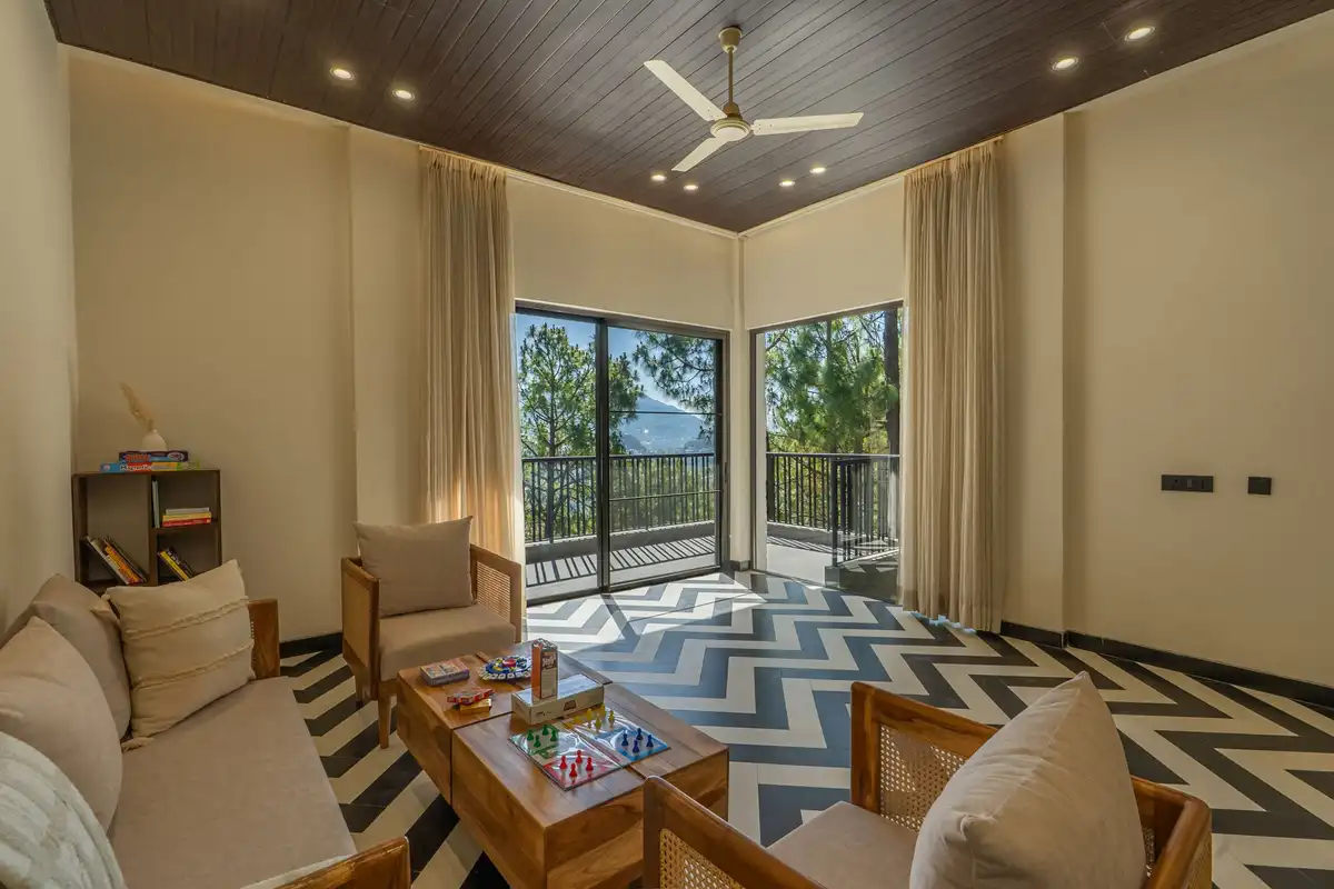 Tres & Quatro @ Himalayan Den, Kasauli