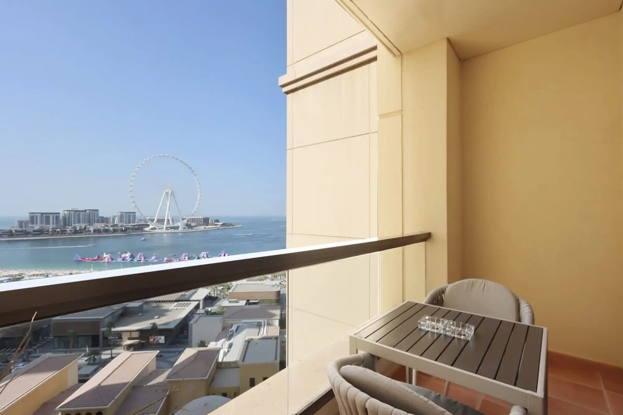 Upgraded 1B with Beach Access and Ain Dubai Views, Dubai