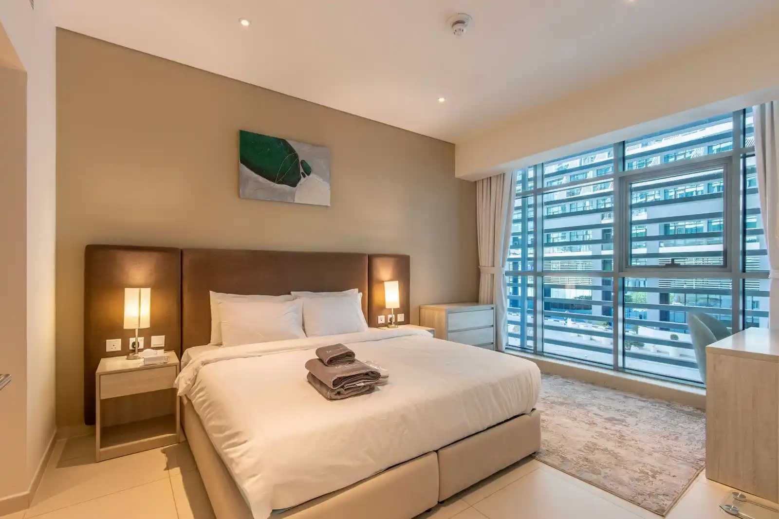 Upgraded 1BR with Balcony,Near Nakheel Mall, Dubai