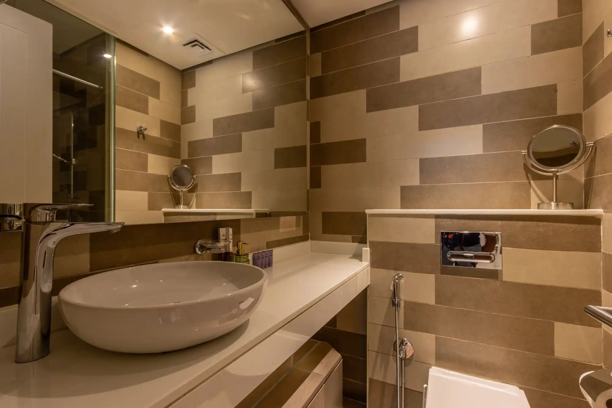 Upgraded 1BR with Balcony,Near Nakheel Mall, Dubai