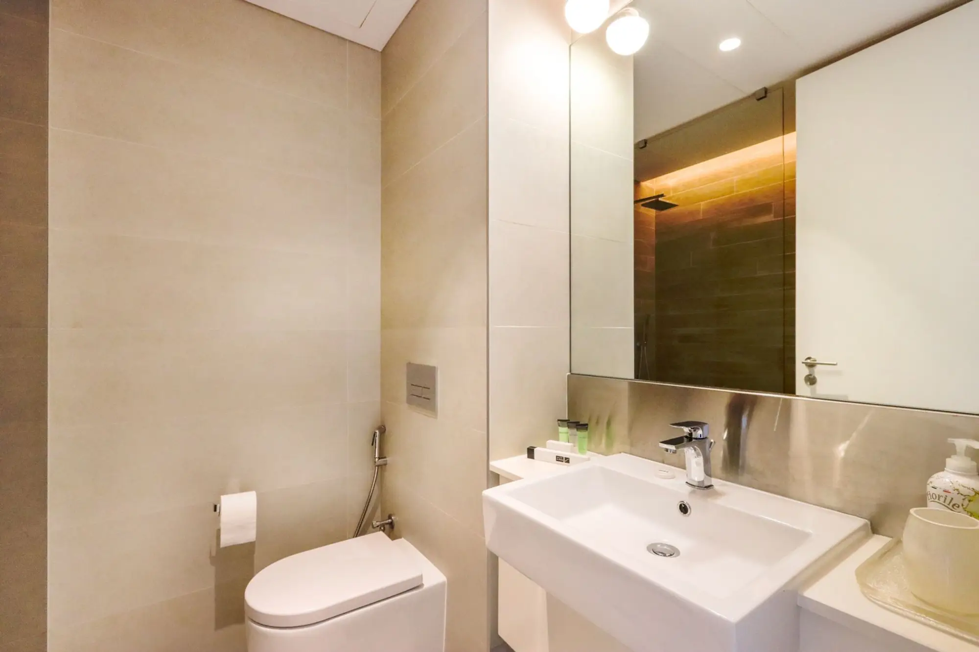 Upgraded 2BR, Dubai
