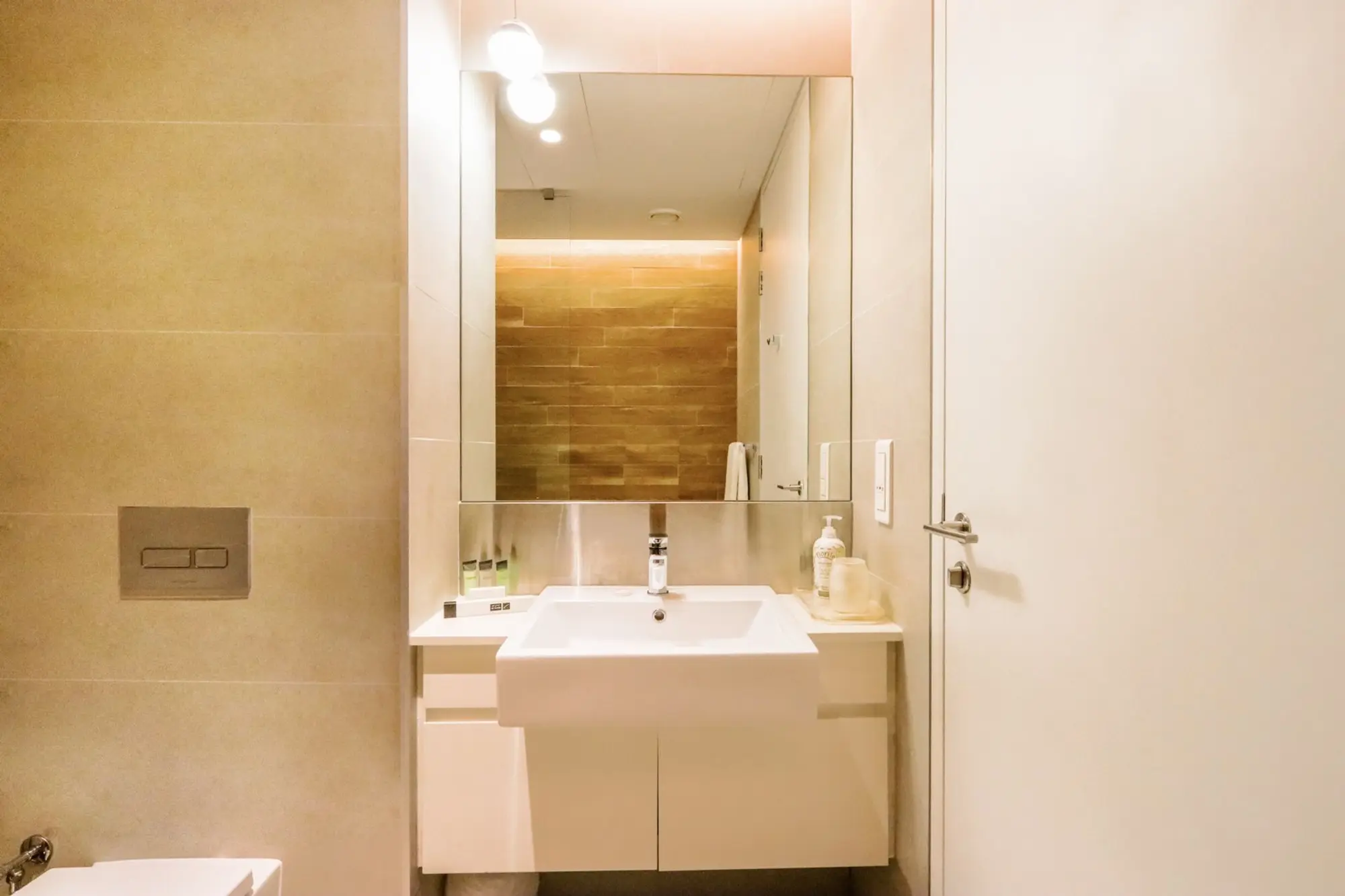 Upgraded 2BR, Dubai